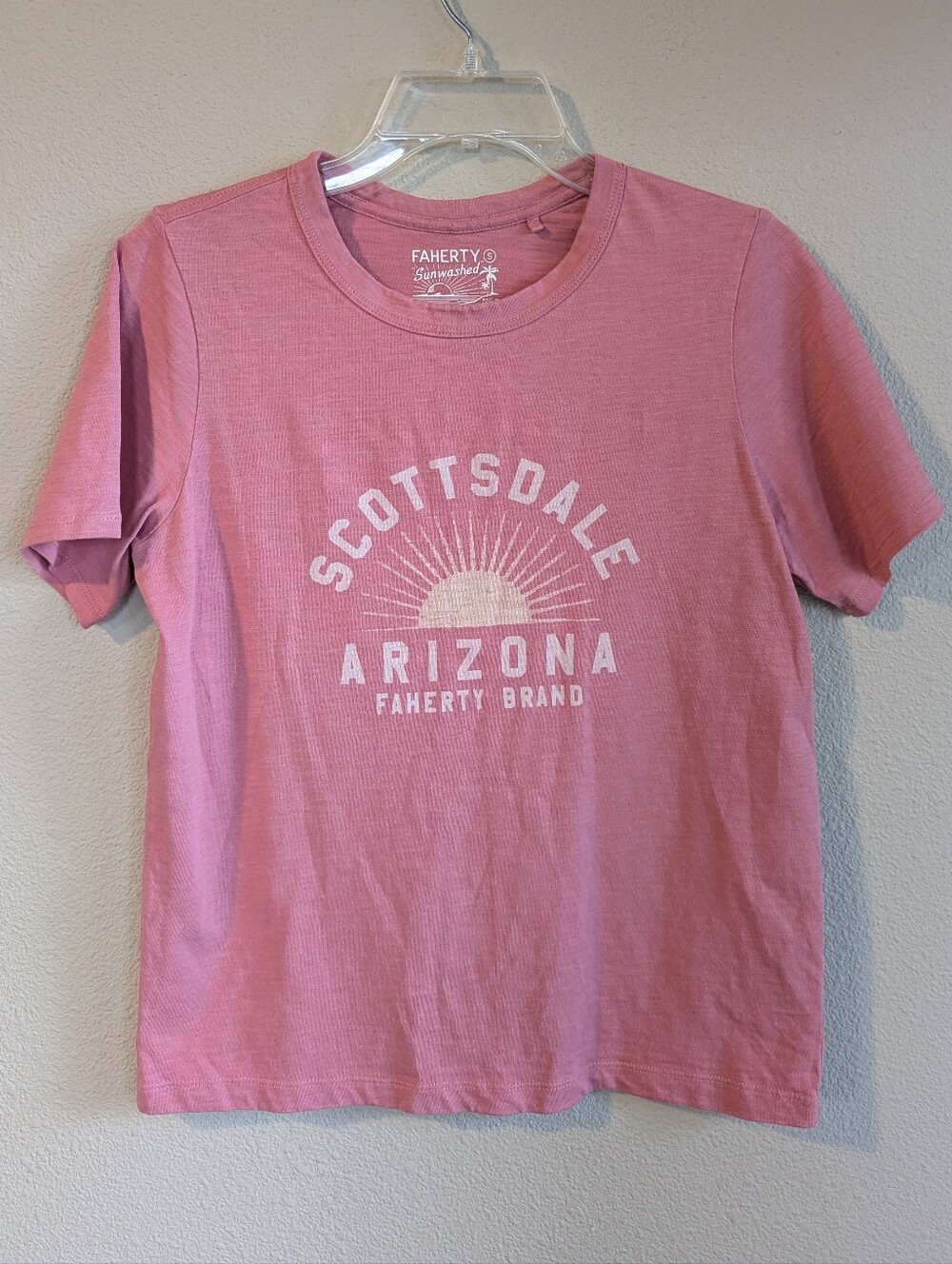 Faherty Size Small Sunwashed Pink Scottsdale Arizona Graphic Tee